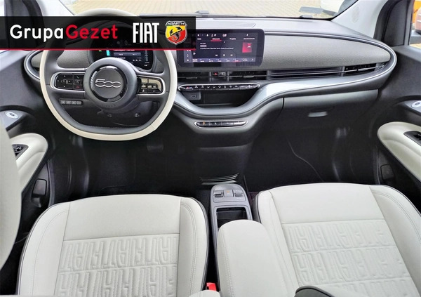 Fiat 500 cena 144900 przebieg: 8000, rok produkcji 2021 z Bodzentyn małe 67